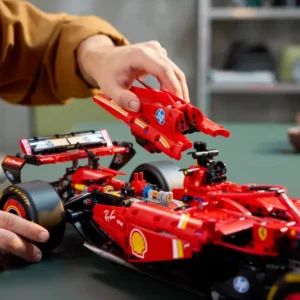 LEGO Technic Ferrari SF-24 F1 auto 42207– Detalizēts F1® Sacīkšu Modelis - Image 2